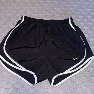 Women’s Nike tempo shorts!